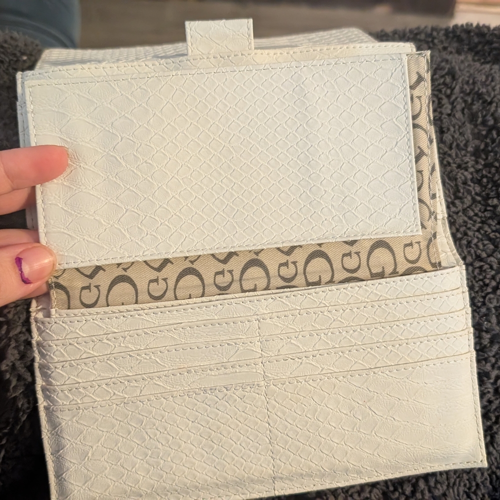 Cream Croco-Embossed Wallet by Guess - Picture 4 of 8